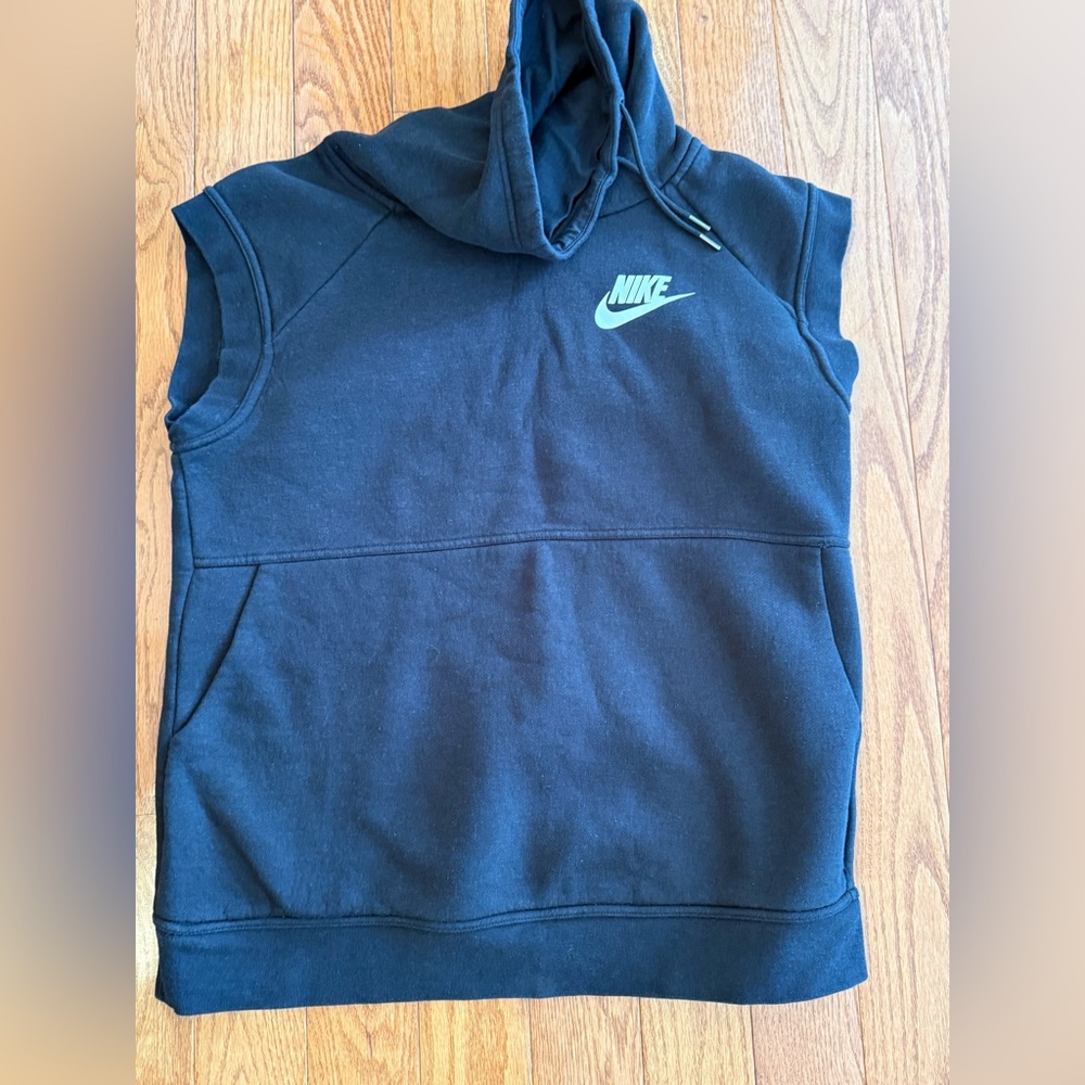 Nike Sportswear Sleeveless Fleece Vest Medium Rally Funnel Neck Sweatshirt Black